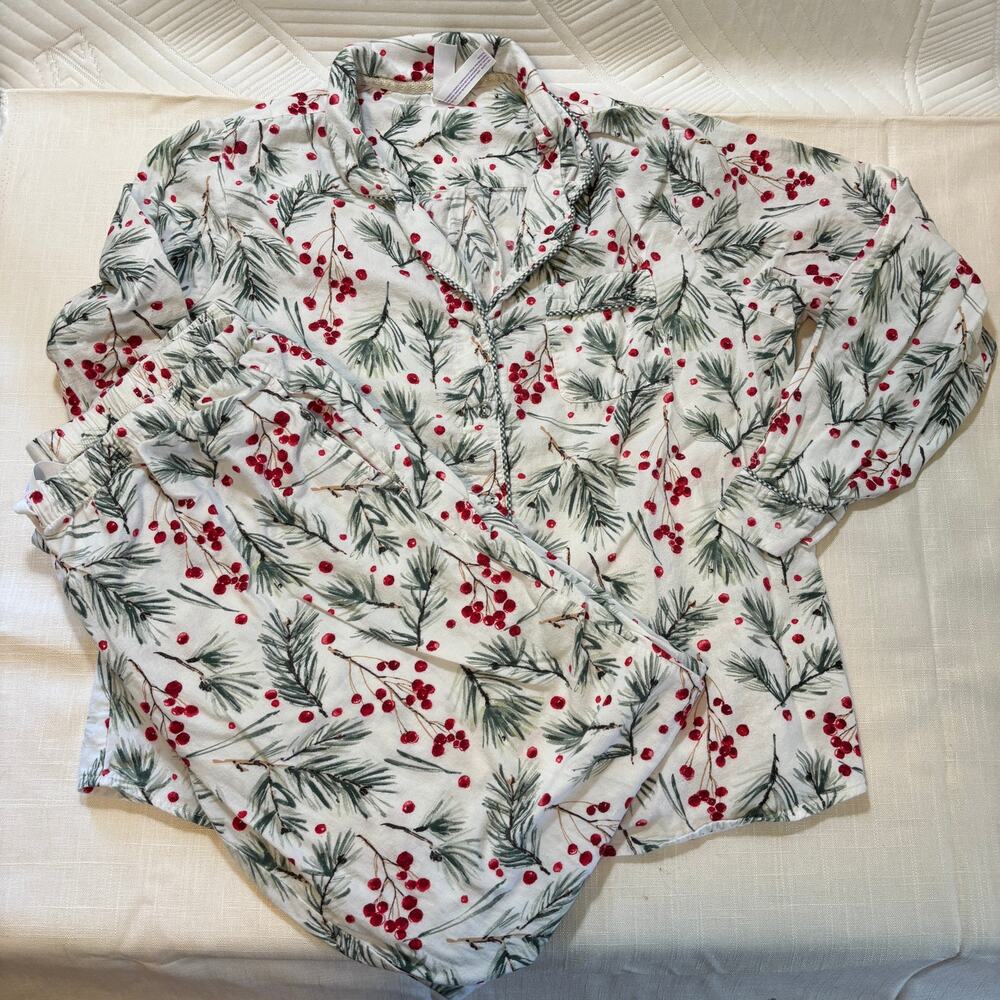 Stars Above Womens M Christmas Flannel Pajama Set Pine Berry Holiday PJs